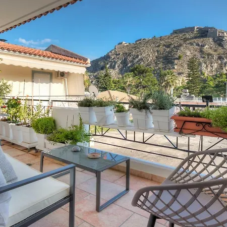 With Private Parking Náuplia